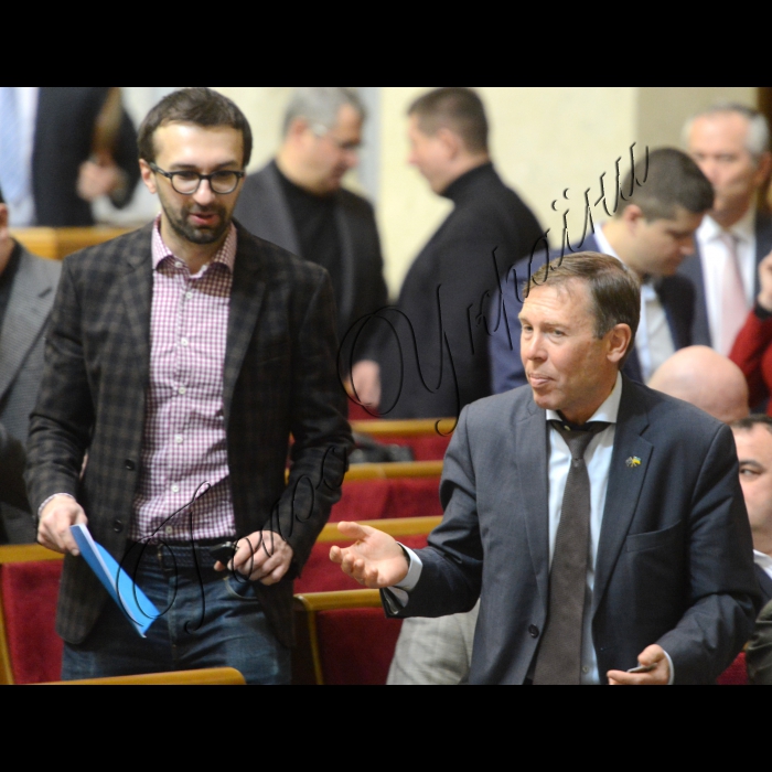 Пленарне засідання Верховної Ради України.
Сергій Лєщенко, Сергій Соболєв.
