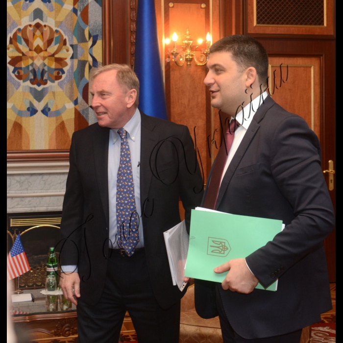Зустріч Голови ВР України Володимира Гройсмана з Координатором американської допомоги в Україні, Надзвичайним і Повноважним Послом К.Бондом