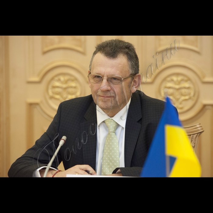 Зустріч Голови ВР України Володимира Гройсмана з Главою Консультативної місії Європейського Союзу з реформування сектору цивільної безпеки України Кальманом Міжеєм