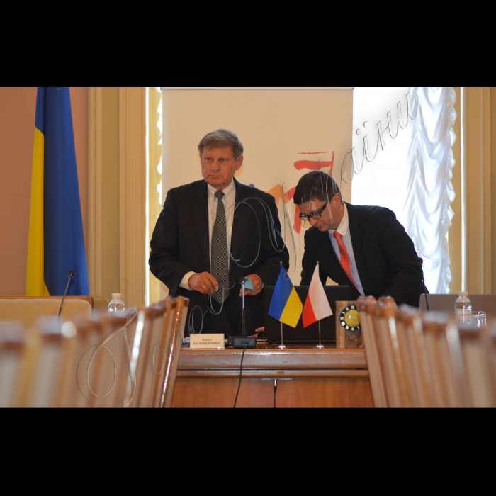 Київ. Відбулась зустріч депутатів Коаліції Верховної Ради України з колишнім віце-прем’єром, міністром фінансів та головою Національного Банку Польщі Лешеком Бальцеровичем. 