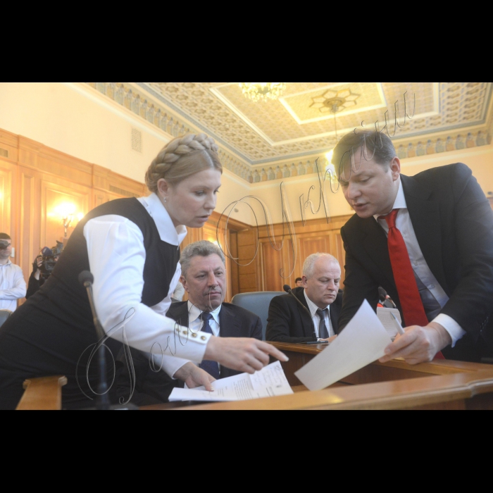 Погоджувальна рада у ВР.
Юлія Тимошенко, Юрій Бойко, Степан Кубів, Олег Ляшко.