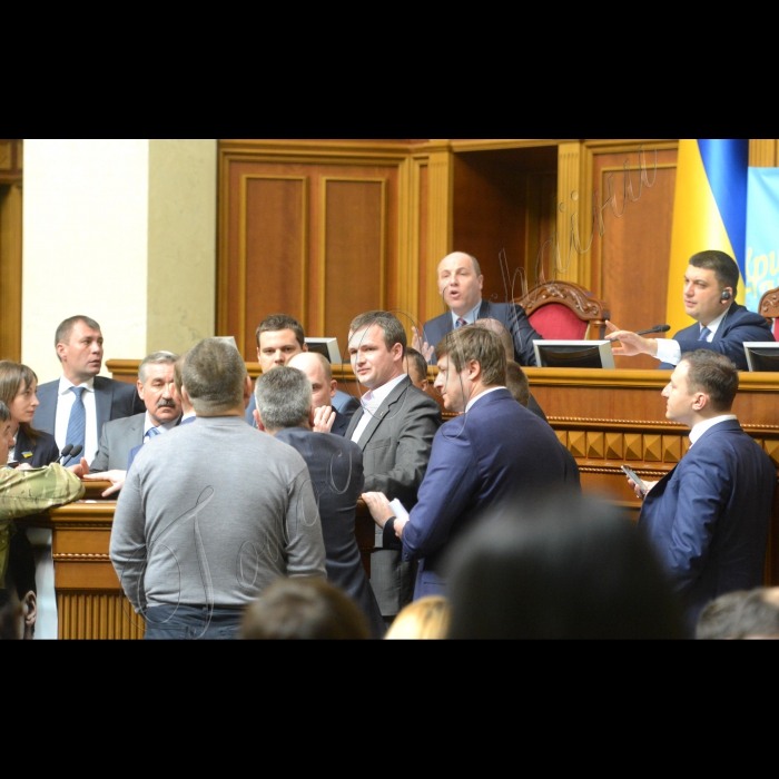 Пленарне засідання ВР.