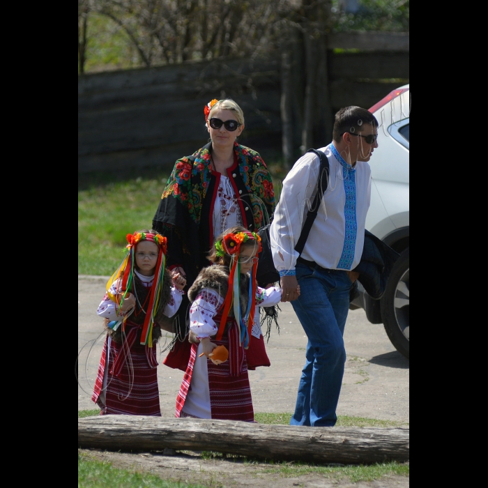 У Національному музеї народної архітектури та побуту України.