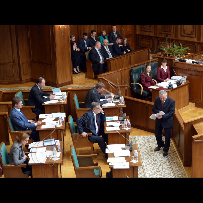 Конституційний Суд України у формі усного слухання почав розгляд справи за двома конституційними поданнями Верховного Суду України та конституційним поданням 47 народних депутатів України щодо відповідності Конституції України (конституційності) окремих положень Закону України
