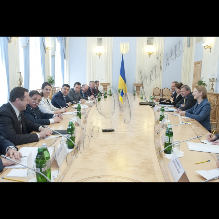 Зустріч Голови ВР України Володимира Гройсмана з членом Європейської Комісії з питань розширення та Європейської політики сусідства Йоганнесом Ханом.