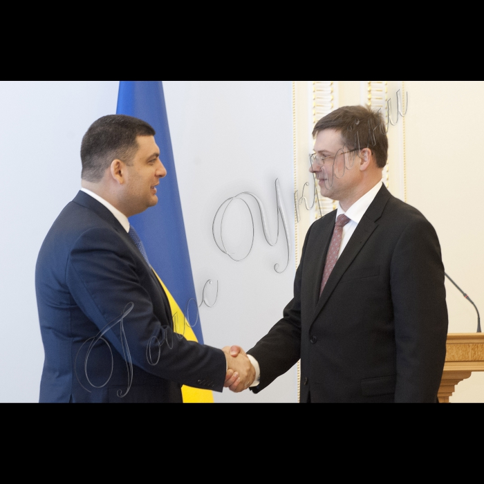 Зустріч Голови ВР України Володимира Гройсмана з Віце-президентом Європейської комісії з питань євро та соціального діалогу Валдісом Домбровскісом.