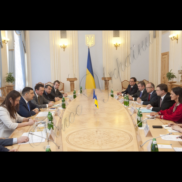 Зустріч Голови ВР України Володимира Гройсмана з Віце-президентом Європейської комісії з питань євро та соціального діалогу Валдісом Домбровскісом.