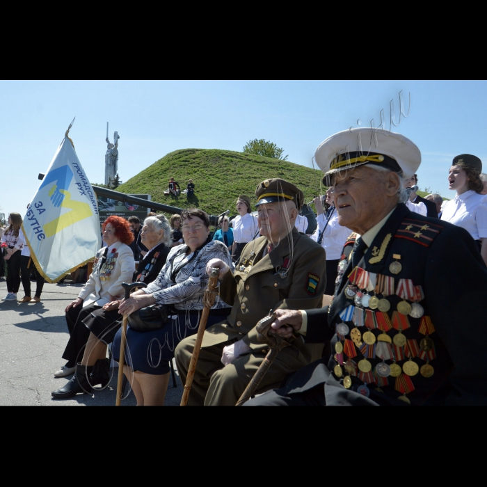 День пам’яті «Примирення заради майбутнього»
(на переднему плані)ветеран радянської армії Іван Залужний, легендарний сотенний УПА Мирослав Симчич 