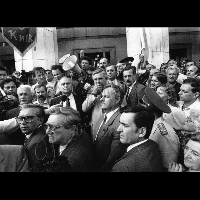 26.08.1991 Візит делегації Руцького до Києва. Хмара, Заєць, Павличко, Костенко, Яворівський, Яценко

