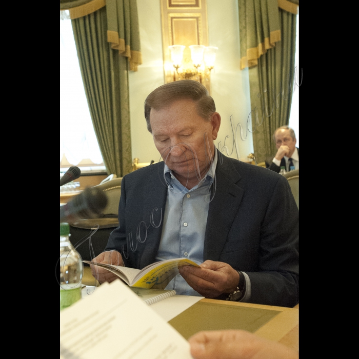15 травня 2015 Під головуванням Голови ВР України Володимира Гройсмана відбулося чергове засідання Конституційної комісії. Леонід Кучма