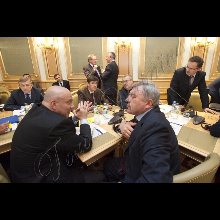 15 травня 2015 Під головуванням Голови ВР України Володимира Гройсмана відбулося чергове засідання Конституційної комісії.