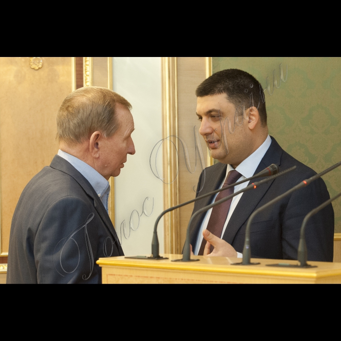 15 травня 2015 Під головуванням Голови ВР України Володимира Гройсмана відбулося чергове засідання Конституційної комісії.