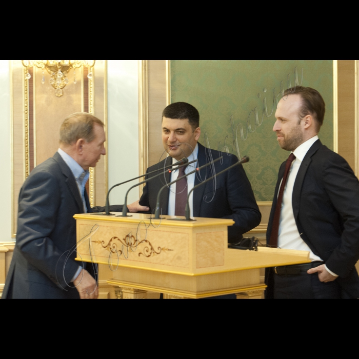 15 травня 2015 Під головуванням Голови ВР України Володимира Гройсмана відбулося чергове засідання Конституційної комісії.