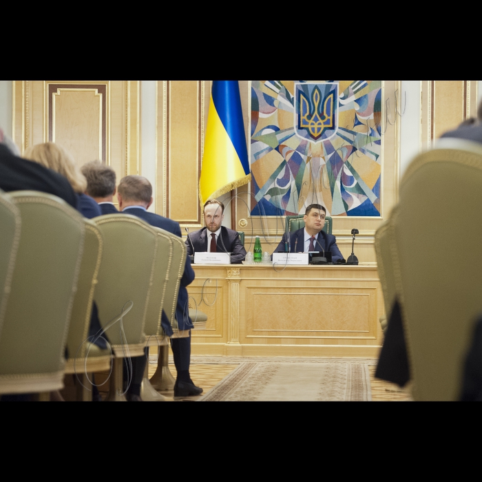 15 травня 2015 Під головуванням Голови ВР України Володимира Гройсмана відбулося чергове засідання Конституційної комісії.