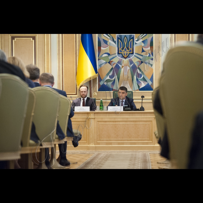 15 травня 2015 Під головуванням Голови ВР України Володимира Гройсмана відбулося чергове засідання Конституційної комісії.