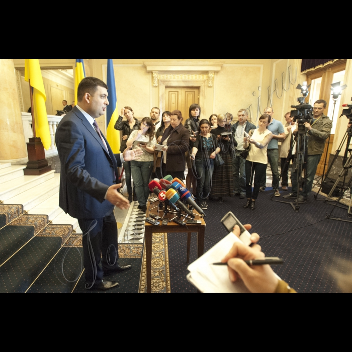 15 травня 2015
Брифінг Голови ВР України Володимира Гройсмана по закінченні чергового засідання Конституційної комісії.