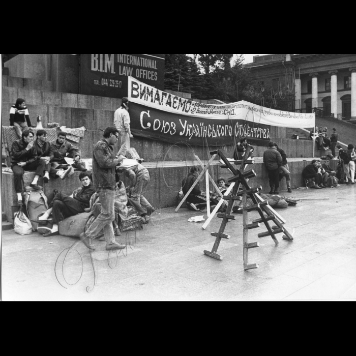 Мітинги. 1992 рік. Студентське голодування. Київ. Майдан Незалежності.