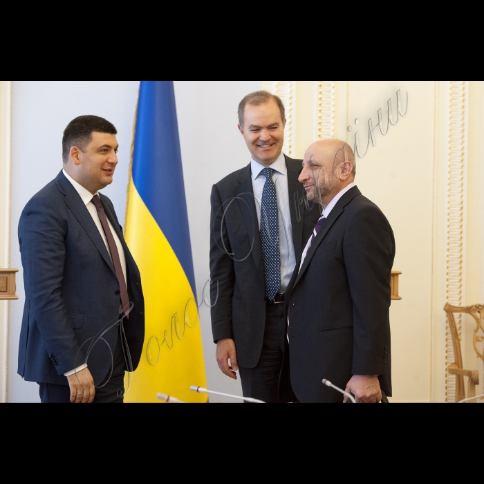 26 травня 2015
Зустріч Голови ВР України Володимира Гройсмана з представниками місії МВФ в Україні та Представництва МВФ в Україні.
(зліва направо) Голова ВР України Володимир Гройсман, Затсупник Директора Європейського департаменту МВФ Атанасіос Арванітіс, Керівник місії МВФ в україні Ніколай Георгієв