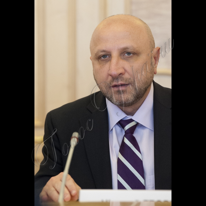 26 травня 2015
Зустріч Голови ВР України Володимира Гройсмана з представниками місії МВФ в Україні та Представництва МВФ в Україні.
Керівник місії МВФ в україні Ніколай Георгієв