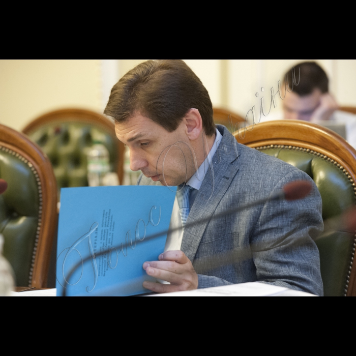 26 травня 2015
Під головуванням Голови ВР України Володимира Гройсмана відбулося засідання Експертної групи з питань підготовки законопроекту «Про вибори депутатів Верховної Ради Автономної Республіки Крим, місцевих рад та сільських, селищних міських голів».
Олександр Черненко
