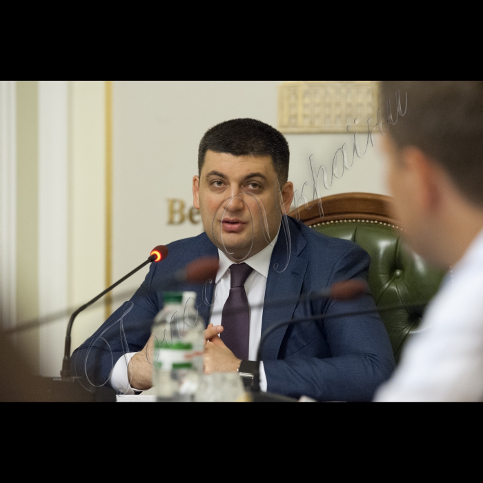 26 травня 2015
Під головуванням Голови ВР України Володимира Гройсмана відбулося засідання Експертної групи з питань підготовки законопроекту «Про вибори депутатів Верховної Ради Автономної Республіки Крим, місцевих рад та сільських, селищних міських голів»