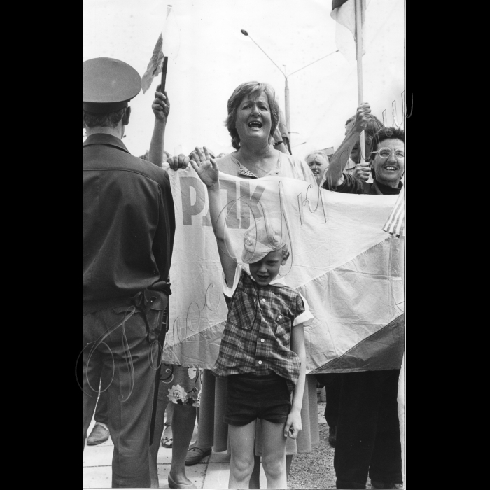 1993. Крим, Севастополь. Мітинг з вимогами відчудження Криму до Росії.
