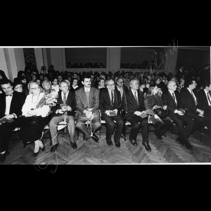 9 березня 1994 - вручення Державних премій імені Шевченка. Лауреати премії