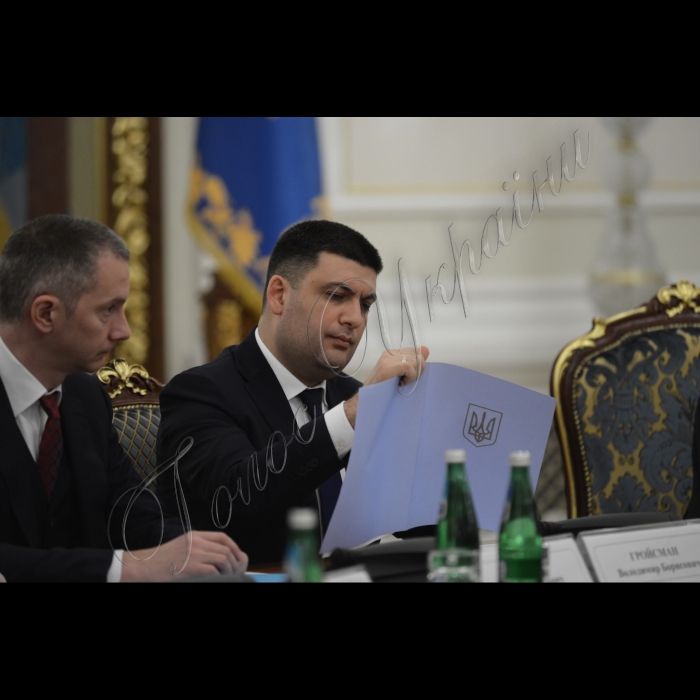 2 лютого 2015

Засідання Національної ради реформ під головуванням Президента України Петра Порошенка за участі Голови Верховної Ради Володимира Гройсмана, Прем’єр-міністра  Арсенія Яценюка.
