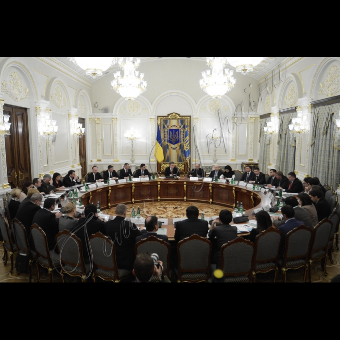 2 лютого 2015

Засідання Національної ради реформ під головуванням Президента України Петра Порошенка за участі Голови Верховної Ради Володимира Гройсмана, Прем’єр-міністра  Арсенія Яценюка.
