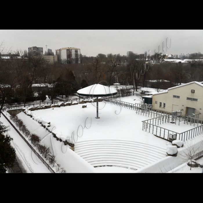 13 лютого 2015
В адміністративному корпусі Київського зоопарку відбулось засідання громадської ради Київського зоопарку. На ньому було розглянуто питання: про незаконне будівництво комерційної висотки біля Київського зоопарку (вул. Шулявська, 32); про корупцію в Службі замовника з будівництва Київського зоопарку; про незаконні ларьки (МАФи) навколо території Київського зоопарку.
