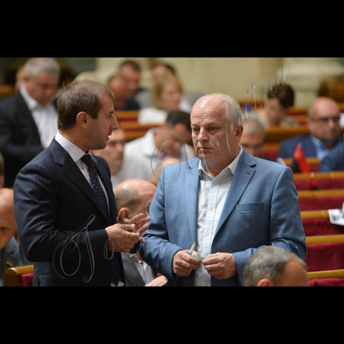 2 червня 2015 року
Пленарне засідання ВР
Виступи представників фракцій у ВР.
Сергій Рибалка (Радикальна партія), Степан Кубів (БПП)
