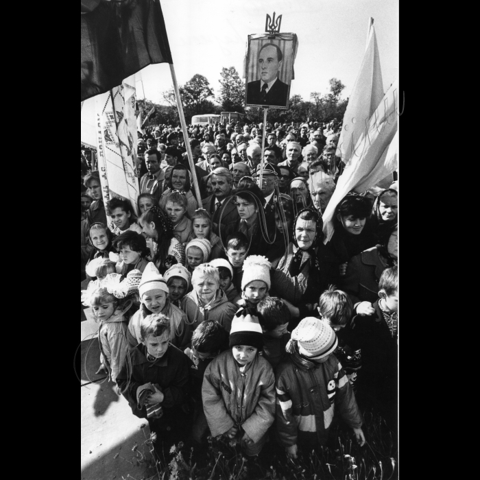 15.10.1995. Івано-Франківська область, село Старий Угринів - батьківщина Степана Бандери.