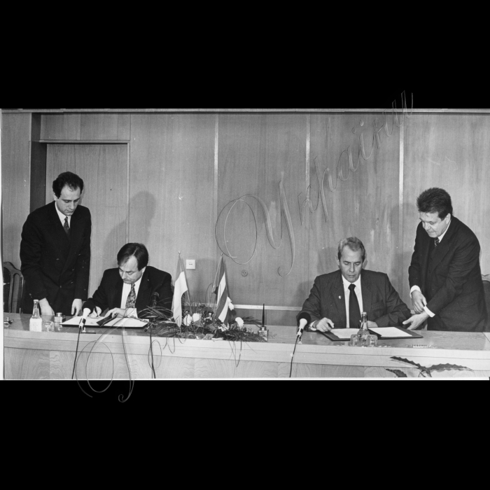 17.10.1995.
Підписання україно-кубинської угоди