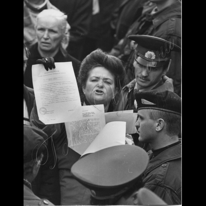 19.10.1995. Пікетування Кабміну профспілками робітників машинобудування і оборонної промисловості.