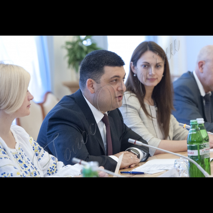 06 червня 2015
Зустріч Голови ВР України Володимира Гройсмана з Прем’єр-міністром Японії Сіндзо Абе.
Огляд сесійної зали.