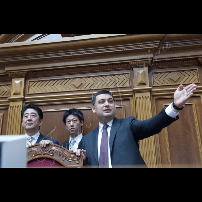 06 червня 2015
Зустріч Голови ВР України Володимира Гройсмана з Прем’єр-міністром Японії Сіндзо Абе.
Огляд сесійної зали.