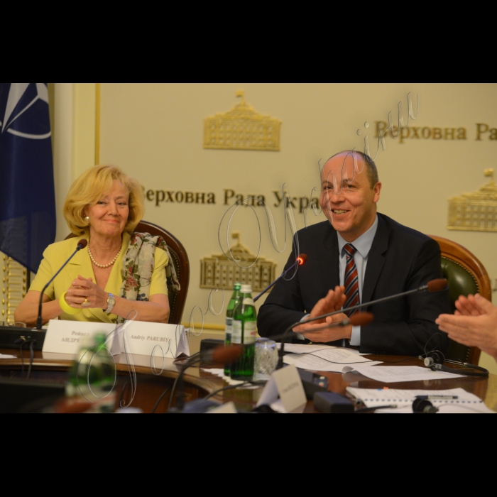 8 червня 2015
Відбулося засідання Міжпарламентської Ради Україна-НАТО. Вступне слово першого заступника голови Верховної Ради України, співголови Міжпарламентської Ради Україна-НАТО Андрія Парубія та співголови Міжпарламентської Ради Україна-НАТО від ПА НАТО Рейнел Андрейчук.