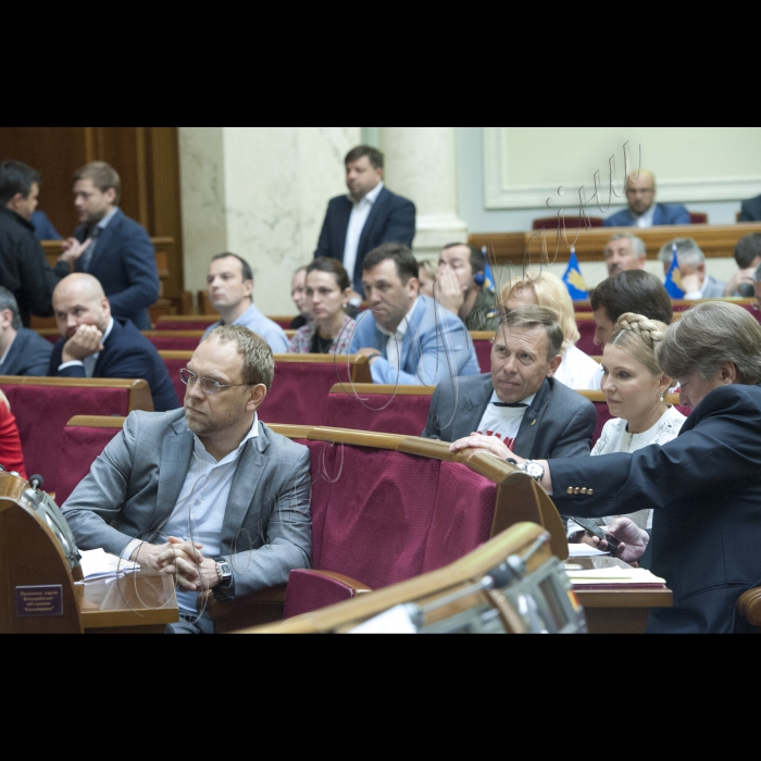 17 червня 2015

Пленарне засідання ВР України.
Сергій Власенко, Сергій Соболєв, Юлія Тимошенко, 
Олександр Абдулін