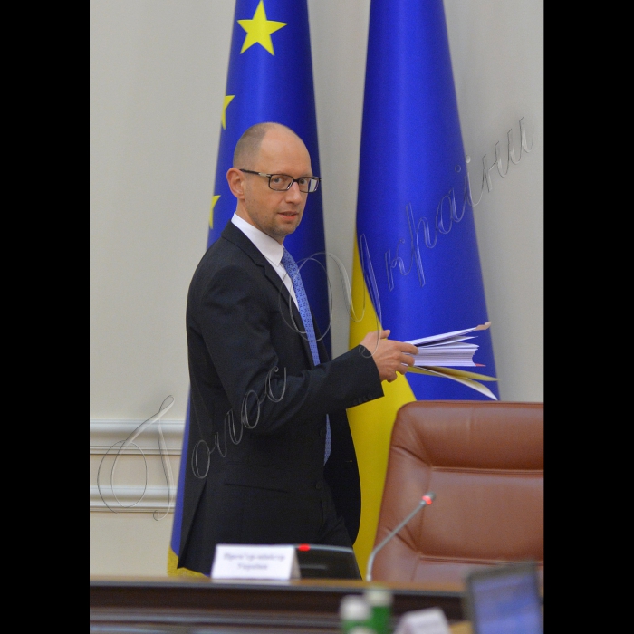17 червня 2015
Під головуванням Прем’єр-міністра України Арсенія Яценюка відбулось засідання Уряду.
прем'єр- міністр України Арсеній Яценюк