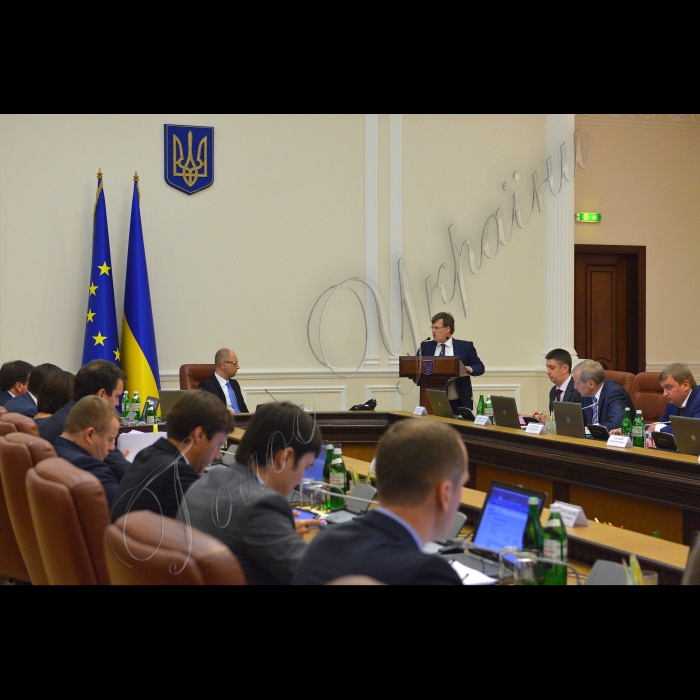 17 червня 2015
Під головуванням Прем’єр-міністра України Арсенія Яценюка відбулось засідання Уряду. Міністр соціальної політики України Павло Розенко