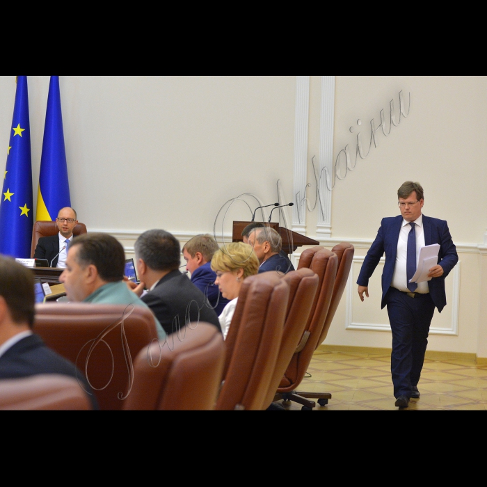 17 червня 2015
Під головуванням Прем’єр-міністра України Арсенія Яценюка відбулось засідання Уряду. Міністр соціальної політики України Павло Розенко