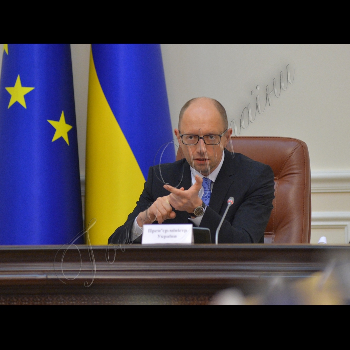 17 червня 2015
Під головуванням Прем’єр-міністра України Арсенія Яценюка відбулось засідання Уряду.
прем'єр- міністр України Арсеній Яценюк