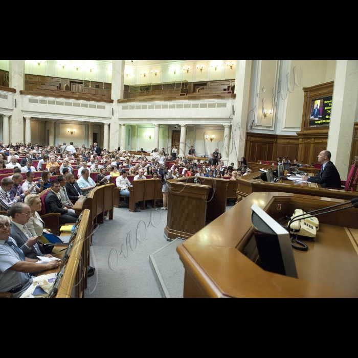 17 червня 2015
Парламентські слухання на тему: «Сімейна політика України - цілі та завдання».
Вів засідання Перший заступник Голови ВР України Андрій Парубій.
