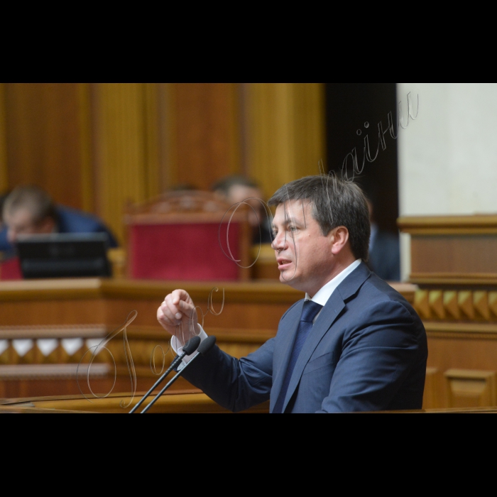 19 червня 2015 р.

Пленарне засідання ВР.
Генадій Зубко  Віце-прем'єр-міністр - Міністр регіонального розвитку, будівництва та ЖКГ України