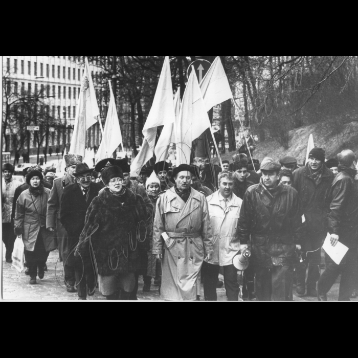 18.03.1997. 
Мітинги біля ВР.
В'ячеслав Чорновіл