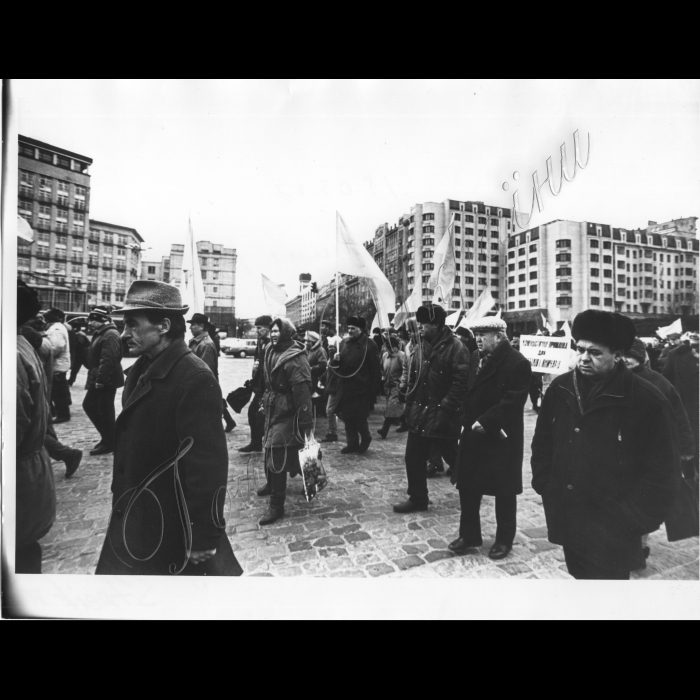 18.03.1997. 
Мітинги біля ВР. Рух