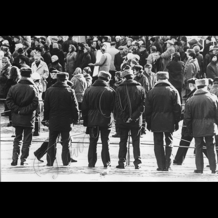 07.11.1997. Київ
Комуністи, святкування річниці Жовтневої революції, міліція