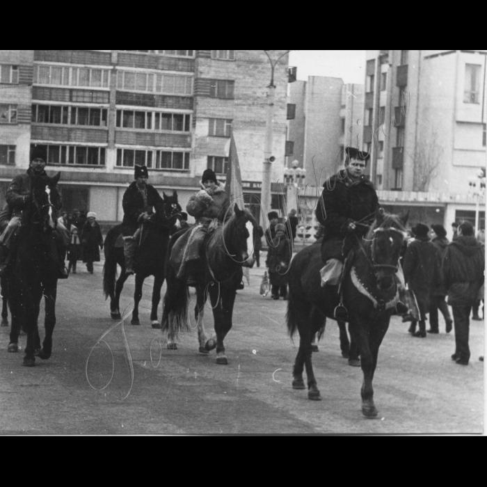 листопад 1997 року.
Рівне, козаки