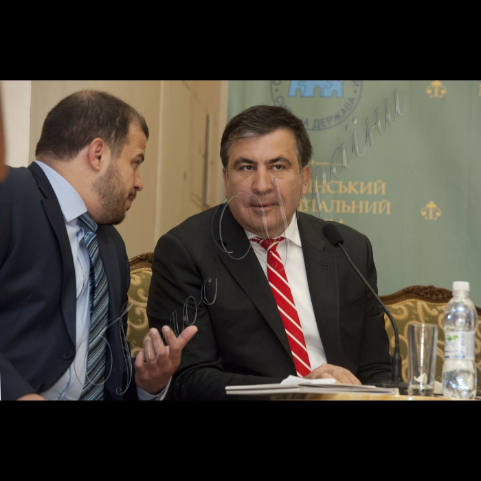 22 червня 2015
Робоча поїздка Голови ВР України Володимира Гройсмана у Одесу.
Участь у засіданні Асоціації міст України (АМУ) у рамках XI  Українського муніципального форуму.
