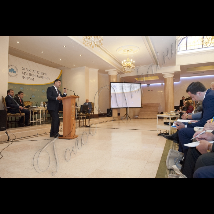 22 червня 2015
Робоча поїздка Голови ВР України Володимира Гройсмана у Одесу.
Участь у засіданні Асоціації міст України (АМУ) у рамках XI  Українського муніципального форуму.
